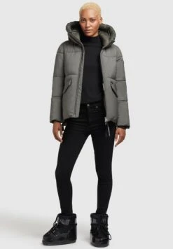 Khujo -Khujo 2e2ab7c2abc445d08695c14cac142900